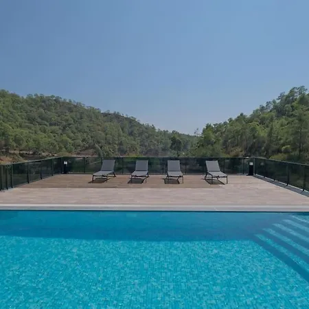 Luxurious And Serene Surrounded By Stunning Mountain View 4* Φετιγιέ