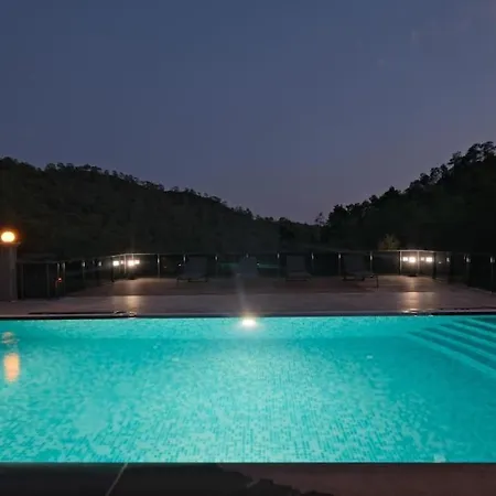 Luxurious And Serene Surrounded By Stunning Mountain View Ξενοδοχείο
