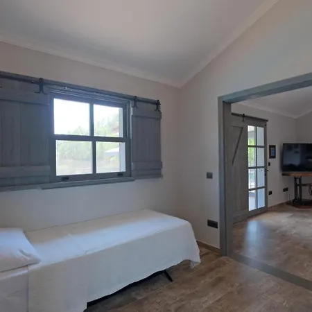 Ξενοδοχείο Luxurious And Serene Surrounded By Stunning Mountain View 4*