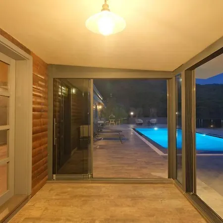 Luxurious And Serene Surrounded By Stunning Mountain View 4* Φετιγιέ